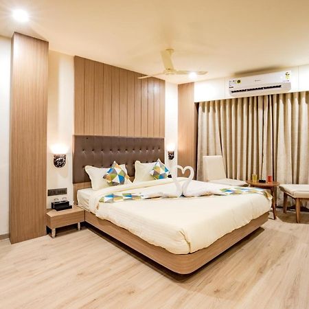 Hotel Nexus Rajkot Buitenkant foto