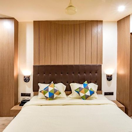 Hotel Nexus Rajkot Buitenkant foto