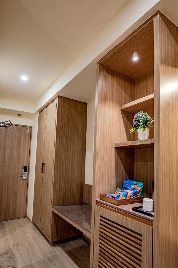 Hotel Nexus Rajkot Buitenkant foto