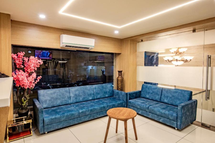 Hotel Nexus Rajkot Buitenkant foto