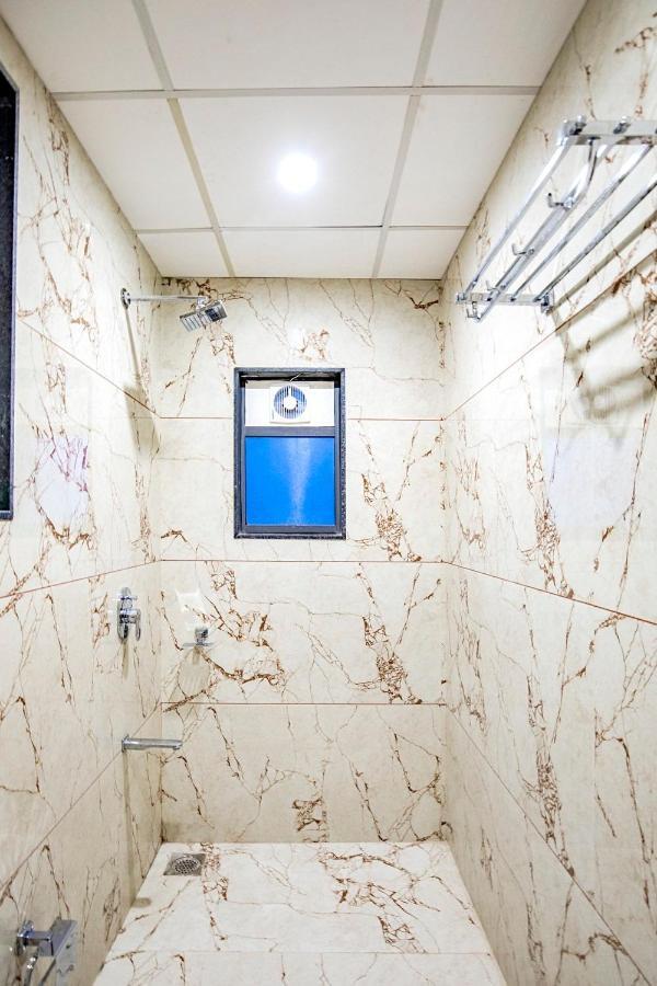 Hotel Nexus Rajkot Buitenkant foto
