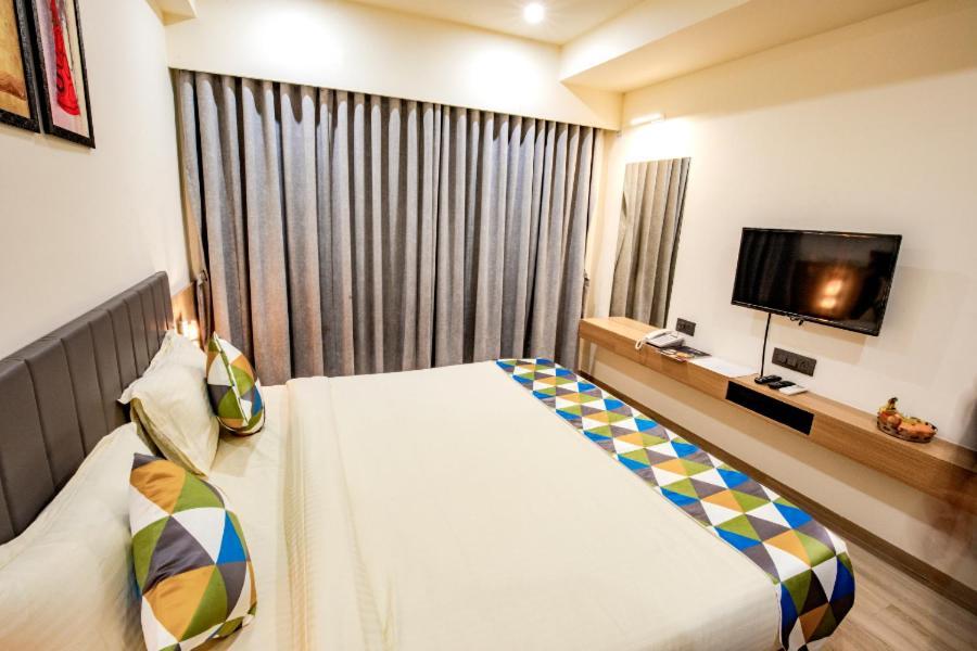 Hotel Nexus Rajkot Buitenkant foto
