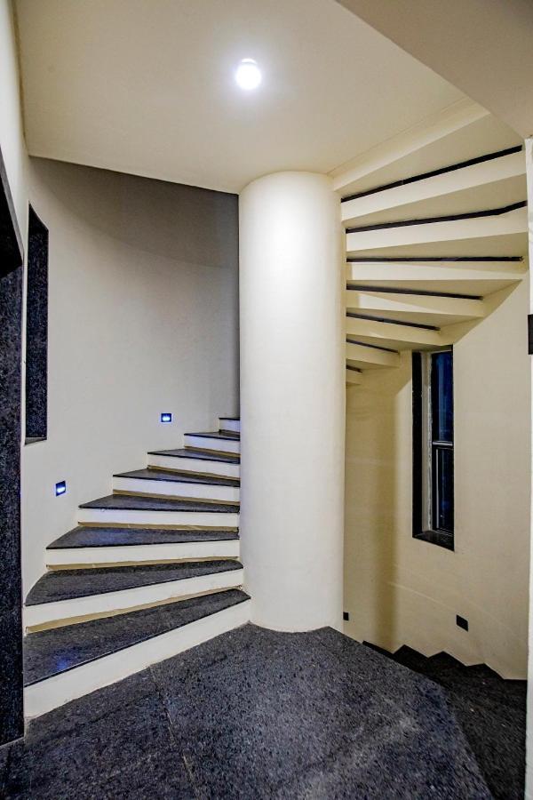 Hotel Nexus Rajkot Buitenkant foto