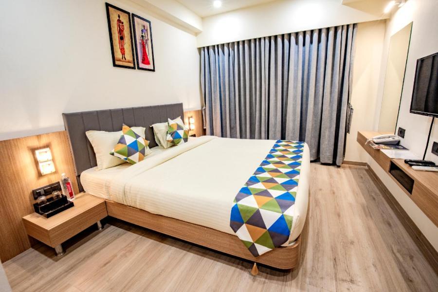 Hotel Nexus Rajkot Buitenkant foto